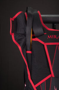 Your risers, steering lines, and toggles neatly channeled beneath the secondary riser cover to be released in an orderly fashion. Secondary riser release